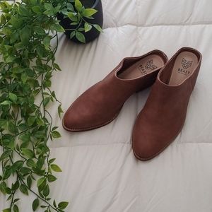 Brown Mules